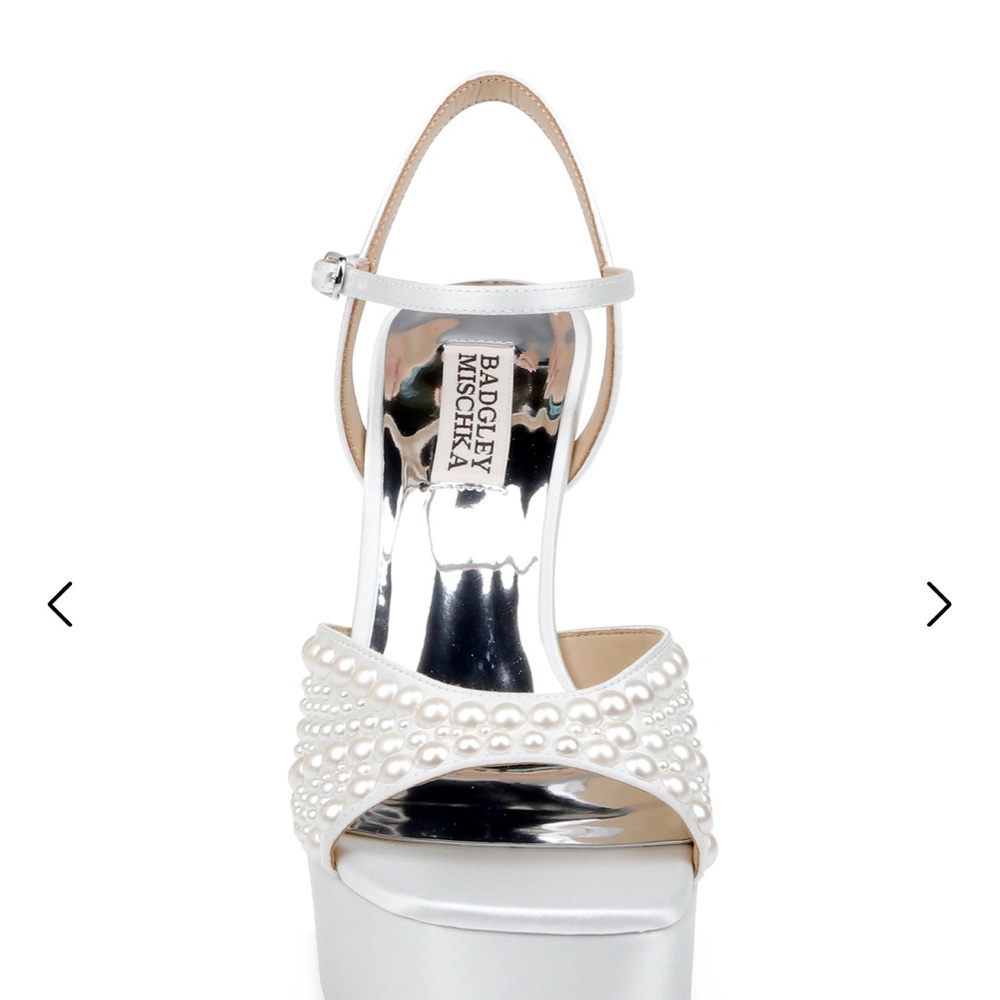 Badgley Mischka Women’s Bryleigh Heels - Minor Flaws on some of the pearls - Picture 3 of 15